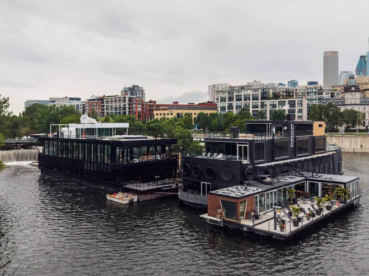 Bota Bota, spa-sur-l'eau amarré au Vieux-Port de Montréal