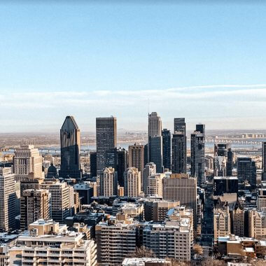 Vue panoramique sur les gratte-ciel du centre-ville de Montréal